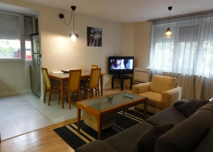 Center 2 * ソフィア